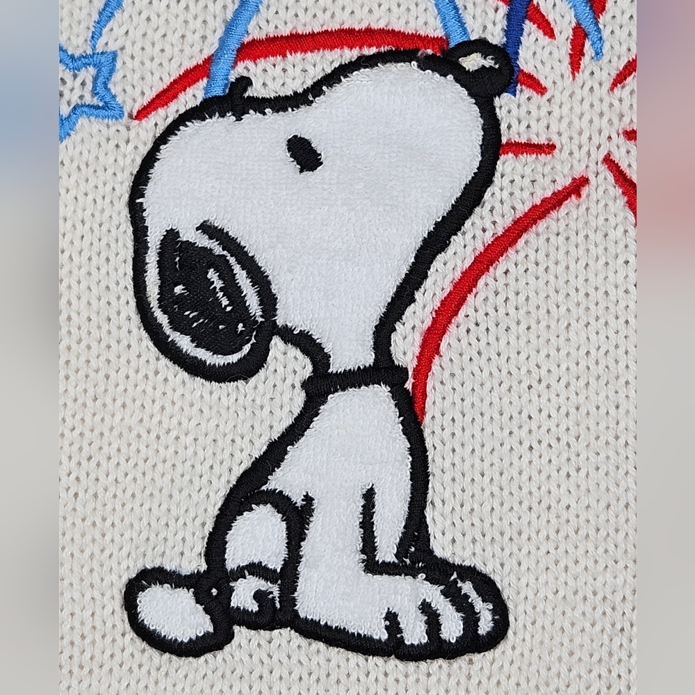 NWT Peanuts Embroidered Snoopy July 4th Fireworks Hooded Sweater Cream Size M - Picture 7 of 13